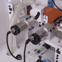 Machine de découpe d'angle de panneaux PVC DW1800 entièrement automatique à grande vitesse avec fonctions de collage, de raclage et de polissage pour la production de MDF