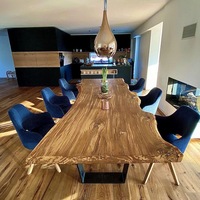 Table à manger en bois massif avec plateau de forme naturelle, design unique et abordable, en noyer, avec bord naturel