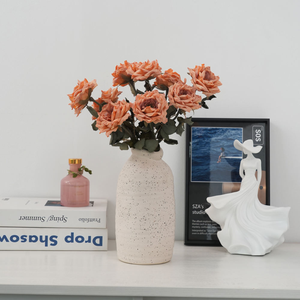 Rosa Artificiale Simulata con Bordo Curvo 2026, Fiore Simulato, di Alta Qualità e Texturizzato, Colore Molto Bello - Product Image 1