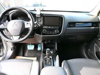 Подержанный Mitsubishi Outlander 2016 2.4L 4WD Elite, 5-местный, бензиновый внедорожник с левым рулем