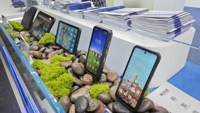 Pemindai profesional genggam Android 14, pemindai 1D/2D genggam 6.56 ", PDA 8G + 128G IP68 industri kasar dengan layar sentuh kapasitif