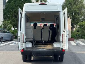 Iveco Daily 2.5T Classic A37 <span class=keywords><strong>2017</strong></span>, Techo Alto, 7 Plazas, 11 Metros Cúbicos de Capacidad, Doble Propósito para Pasajeros y Carga - Product Image 3