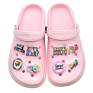 Dijes <span class=keywords><strong>de</strong></span> Zapatos <span class=keywords><strong>de</strong></span> Trabajador <span class=keywords><strong>Social</strong></span> con Forma <span class=keywords><strong>de</strong></span> Corazón Arcoíris, Pines <span class=keywords><strong>de</strong></span> PVC Coloridos <span class=keywords><strong>de</strong></span> Orgullo Profesional para Profesionales <span class=keywords><strong>de</strong></span> la Asistencia <span class=keywords><strong>Social</strong></span>, Decoración para Zuecos - Product Image 2