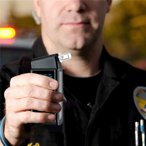 Tragbarer Brennstoffzellen-Digital-Alkoholtester Atemalkoholmessgerät mit 123 Aufzeichnungen & 2-Stunden-Aufladung für Privat- und Heimgebrauch - Product Image 5
