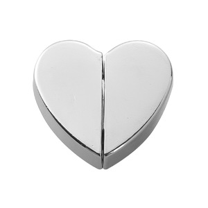 Attaches de rideaux en forme de cœur, clip magnétique pour salon, chambre à coucher, fermeture de stores, sans alimentation, installation facile, design minimaliste - Product Image 2