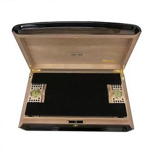 Humidor à cigares en cèdre Cuban Majestuosos 1966, style rétro, grande capacité, laque piano, motif unique - Product Image 2