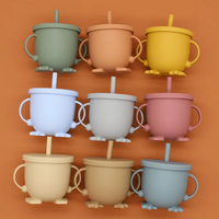 Service de vaisselle OEM personnalisé pour enfants en gros Bavoirs en silicone de qualité alimentaire Assiettes sans BPA Bols Tasses pour l'alimentation des bébés dans la cuisine