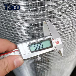 Rouleau de grillage soudé en fil d'acier à faible teneur en carbone galvanisé, maille carrée argentée de 1/4 et 1/2 pouce pour cages à lapins, service de découpe <span class=keywords><strong>YACO</strong></span> - Product Image 4