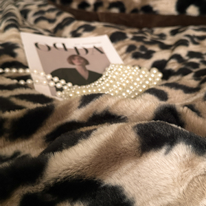Leopard Print Milk Fleece <b>Bedding</b> <b>Set</b> Double-Sided Winter Coral Fleece Thickened Light Luxury Style - Product Image 3