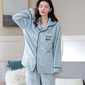 Nouvel ensemble de <span class=keywords><strong>pyjama</strong></span> en <span class=keywords><strong>polaire</strong></span> corail moelleux pour <span class=keywords><strong>femme</strong></span>, avec revers, pantalon élastique et poches brodées, idéal pour l'<span class=keywords><strong>intérieur</strong></span> et l'extérieur - Product Image 3
