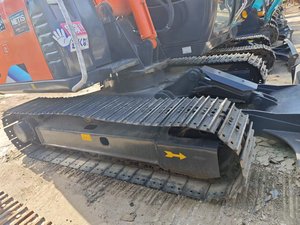 Mini-excavatrice hydraulique Hitachi ZX70 d'occasion à prix avantageux, 7 tonnes, composants principaux moteur et engine, en stock au Japon - Product Image 5