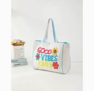 Sac <span class=keywords><strong>fourre</strong></span>-tout PEIQUAN, nouveau design, grande capacité, décor minimaliste avec lettres, esthétique fraîche, sac de voyage court - Product Image 2