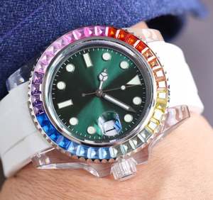 Reloj de Buceo de Primera Calidad con Incrustaciones de Gemas de Siete Colores, Calendario, Correa de Goma, Espejo de Zafiro, Diseño de Diseñador, Venta al Por Mayor - Product Image 1