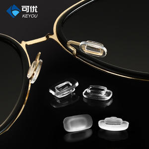 แผ่นรองจมูกซิลิโคนแบบหนีบ รูปทรงสี่เหลี่ยม ป้องกันการลื่น สำหรับแว่นตา ทรงหน้าเหลี่ยม - Product Image 1