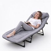 Lit de camping pliable moderne avec cadre métallique, chaise longue portable avec poche de rangement latérale pour le bureau et le camping