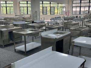 Banco de trabajo de acero inoxidable personalizado de fábrica con tablero de bambú, equipo de almacenamiento para cocina y estufa - Product Image 5