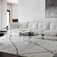 Heilendes Sofa im Cremigen Stil, Neues Sofa für Große Wohnungen, Designer-Wohnzimmer mit Behaglichem Gefühl, Stoffsofa mit Daunen-Replika