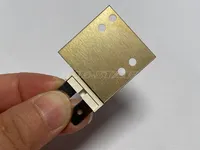 Puce de lumière de scène professionnelle 90W 7500-8000K LED blanche froide haute puissance pour lumière principale mobile et lampe DJ pour scène et performance