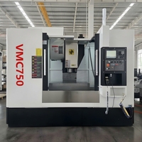 Fresadora CNC VMC 750 Versátil, Husillo BT40, 3/4 Ejes, Fanuc GSK, 220V 380V, Personalizable, para Fabricación de Moldes de Precisión