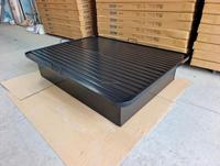Lit plateforme en bois sans tête de lit, très grand lit California King, cadre noir