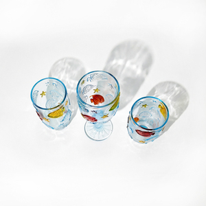 Verre à eau bleu clair peint à la main avec motif de poisson en relief, verres à boire colorés à motif monde sous-marin, tasses pour les barbecues d'été - Product Image 6