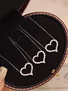 Joyería de Oro de 18K al por Mayor, Collar con Colgante de Corazón Grabado Personalizado, Pedido al por Mayor con Caja de Regalo Gratis, MOQ 2 Piezas - Product Image 4