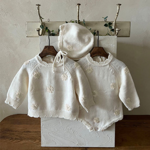 Herbst- und Winter-Baby-Pullover: Süße, Frische Gänseblümchen-Häkelstrickwaren aus Reiner Baumwolle – Modische Oberteile für Mädchen, Baby-Strampler und Mütze - Product Image 1