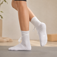 Chaussettes de yoga professionnelles avec logo personnalisé, respirantes, antidérapantes, à lanières, pour femmes, chaussettes de sport pour le yoga et le Pilates