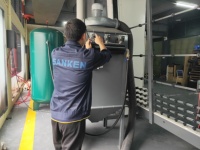 Machine de sablage de verre verticale SKS-2500 de haute qualité, contrôlée par PLC, trois pistolets, pompe à moteur automatique, composants d'engrenage