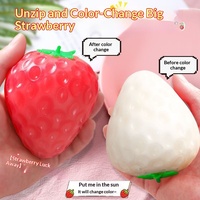 Jouet Squishy Fraise à Changement de Couleur Activé par la Lumière, Super Grand, Réaliste, Doux, Créatif, Anti-Stress, Fidget