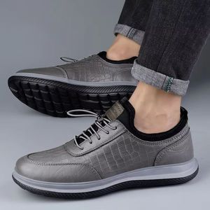 Zapatillas casuales de cuero gris con patrón para hombre al por mayor de fábrica - Zapatillas cómodas con cordones para uso diario y estilo urbano - Product Image 3