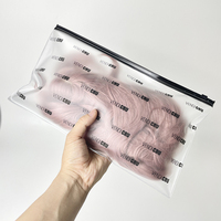 Bolsas de PVC transparentes esmeriladas con logo impreso para embalaje de prendas, bolsas personalizadas con cierre ziplock para extensiones de cabello humano y pelucas, con cremallera y colgador.