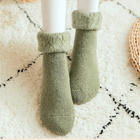 Chaussettes en laine Hiver Chaussettes de neige épaissies et en velours pour femmes Chaussettes de ski thermiques en dessous de zéro