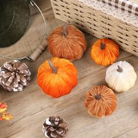 Petit ensemble de décorations de citrouilles d'Halloween en velours et citrouilles en velours pour la décoration d'automne de la maison