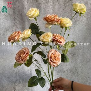 Roses en soie Hua Ding Studio, embossées, façonnées, pour décoration de mariage, style moderne, fleurs artificielles - Product Image 4