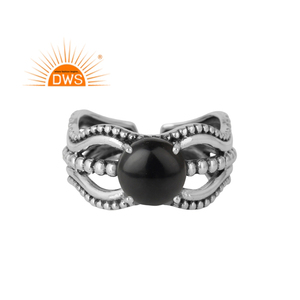 แหวนเงินแท้ประดับพลอยออนิกซ์สีดำเข้ม ดีไซน์โบราณ ผ่านกระบวนการออกซิไดซ์  ผู้ผลิตเครื่องประดับ คอลเลคชั่นคลาสสิก  ผู้จัดจำหน่ายจากอินเดีย - Product Image 1