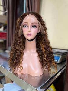 EN PROMOTION Perruque Highlight Bouclée Brun <span class=keywords><strong>Foncé</strong></span> Pré-Pluckée Transparente 13X4 Lace Front Wig Piano Mixes <span class=keywords><strong>Blond</strong></span> Miel Cheveux Humains - Product Image 2