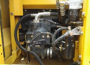 Excavatrice Komatsu d'occasion de 13 tonnes, fabriquée au Japon, modèles PC110, PC130, PC130-6, PC130-8, équipement d'excavation de taille moyenne - Product Image 2