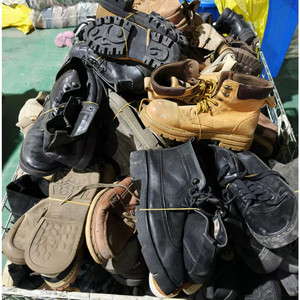 Calzado Deportivo y Casual Mixto al por Mayor para Hombre y Mujer, Zapatos de Cuero, Pantuflas y Calzado de Seguridad Laboral - Product Image 2