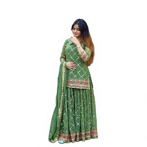 Traje de Seda Bordado WINE para Mujer, Ropa Tradicional de Boda, Largo hasta el Tobillo, Corte Regular, Estilo India Pakistán - Product Image 1