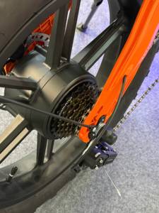 Bicicleta Eléctrica Todoterreno Recargable de 7 Velocidades con Batería de Litio, Llantas Gruesas de 20 Pulgadas, Motor sin Escobillas, para Desplazamientos Urbanos, Precio Económico - Product Image 4