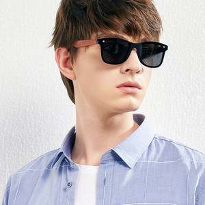 Gafas de Sol Cuadradas de Madera Polarizadas con Logotipo Personalizado, Lentes de Espejo Coloridas, Gafas de Sol de Madera Natural para Hombre - Product Image 2