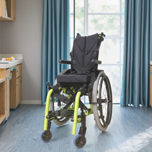 Fauteuil roulant inclinable manuel pour enfants adultes avec paralysie cérébrale Fauteuil roulant pliable réglable pour bébé pédiatrique pour enfants - Product Image 1