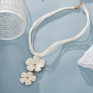 Collana con Ciondolo Intrecciato a Mano in Paglia Naturale Raffia Boho con Design a Farfalla, Foglia e Fiore <span class=keywords><strong>per</strong></span> Donna, Gioielli Estivi da Spiaggia e Vacanza - Product Image 3