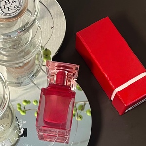 Le <span class=keywords><strong>jasmin</strong></span> adoucit la douceur, le musc laisse un parfum chaud et la fille coquette laisse une fragrance persistante pendant longtemps. - Product Image 5