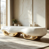 Console TV à base ondulée doublement dorée, cadre en fibre de verre, dessus incurvé blanc brillant pour un intérieur de luxe haut de gamme