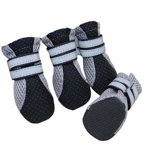 <span class=keywords><strong>4</strong></span> Piezas de Zapatos para Perros Pequeños, Botas para Cachorros, Reflectantes, Antideslizantes, Calcetines para Mascotas, Zapatillas Deportivas, Protector de Patas para Chihuahua Yorkshire - Product Image 1