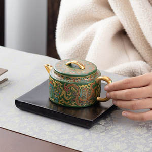 Théière artisanale en argile verte dorée Zhou Hongjie, motif Bêtes Mythiques de Dunhuang, ensemble cadeau pour la maison - Product Image 5