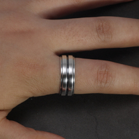 Bague Dean Winchester authentique en argent 925, gravure d'aphorisme de Supernatural : Sauver les gens, chasser les monstres, le travail de la famille.
