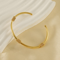 Bracelet jonc ouvert fin en acier inoxydable 304 plaqué or 18 carats sous vide, 60 mm, triple tour en fil, style minimaliste pour femme